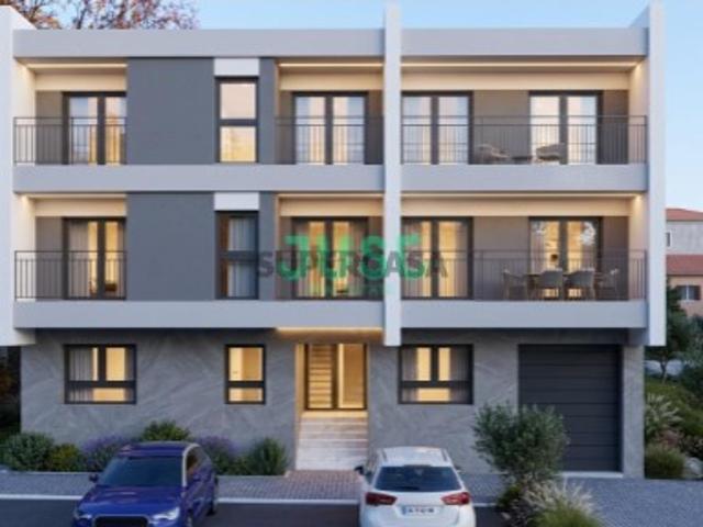 Casa venda em Fernão Ferro, Seixal