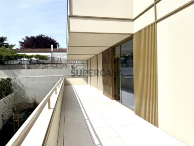 Casa venda em Porto, Lordelo Do Ouro