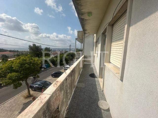 Apartamento alugar em Serrado, Almada