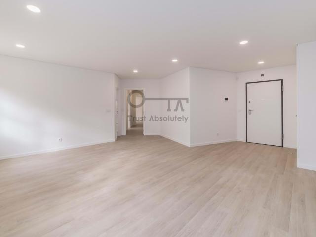 Apartamento venda em Venteira, Urbanização Casas do Lago
