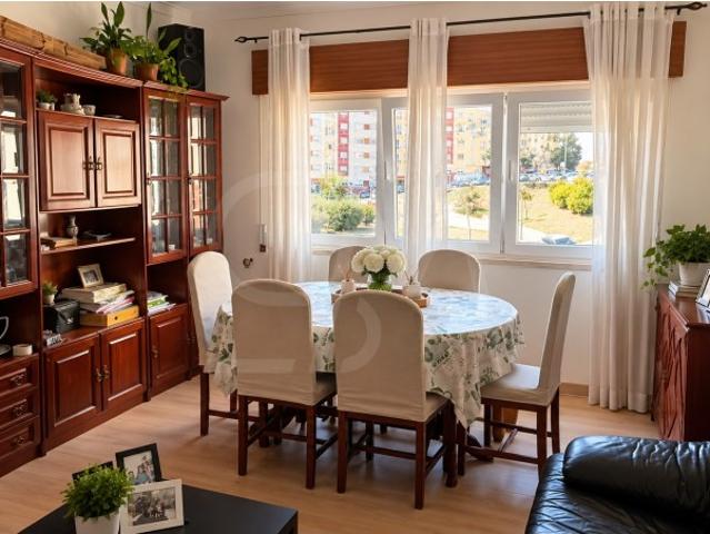 Apartamento venda em Massamá, Massamá e Monte Abraão