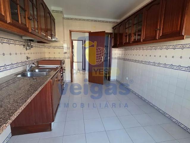Apartamento alugar em Quinta dos Pinheiros, Caldas Da Rainha