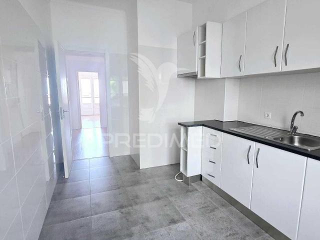 Apartamento alugar em Cais de Vila Franca de Xira, Vila Franca de Xira