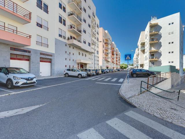 Apartamento alugar em Alto de Santa Catarina, Oeiras