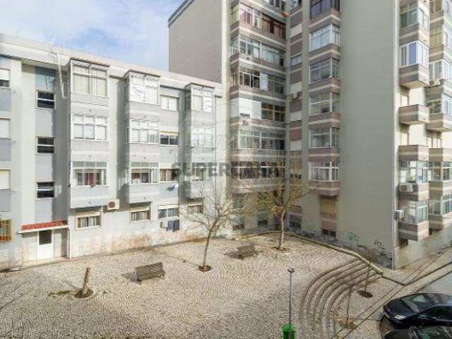 Casa venda em Quinta dos Eucaliptos, Almada