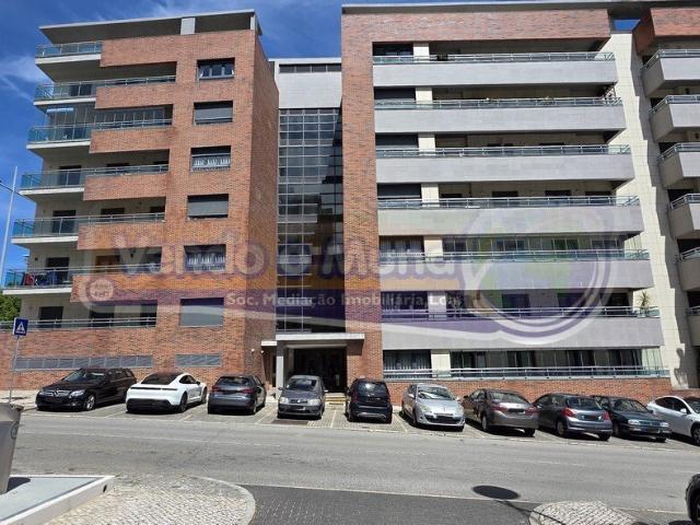 Apartamento venda em Sobralinho, Lisboa