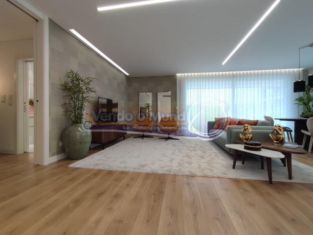 Apartamento venda em Sobralinho, Lisboa