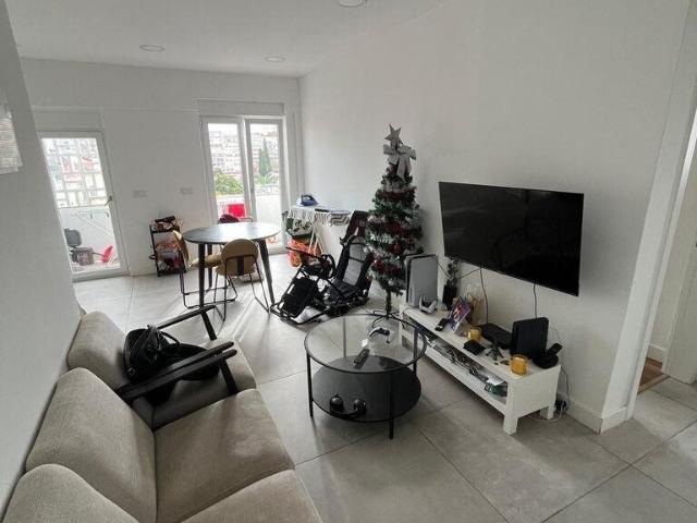 Apartamento venda em Bairro de Santa Cruz de Benfica, Lisboa