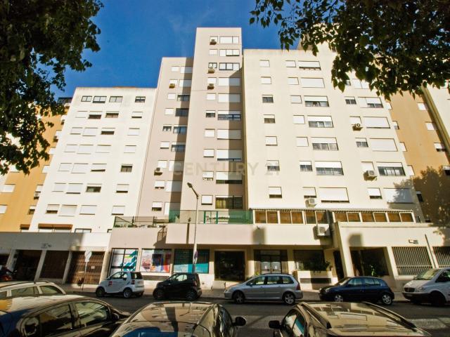 Apartamento alugar em Benfica