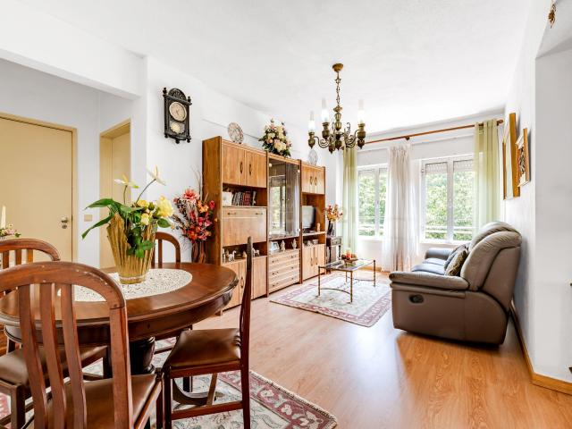 Apartamento venda em Bairro Padre Cruz, Lisboa