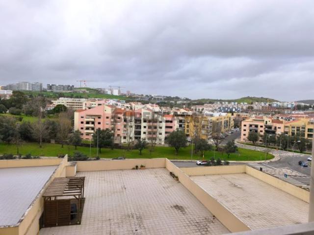 Casa venda em Nova Carnaxide, Oeiras