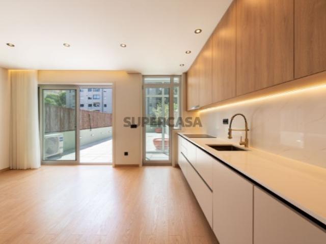 Casa venda em Porto, Lordelo Do Ouro