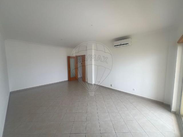 Apartamento alugar em Faro