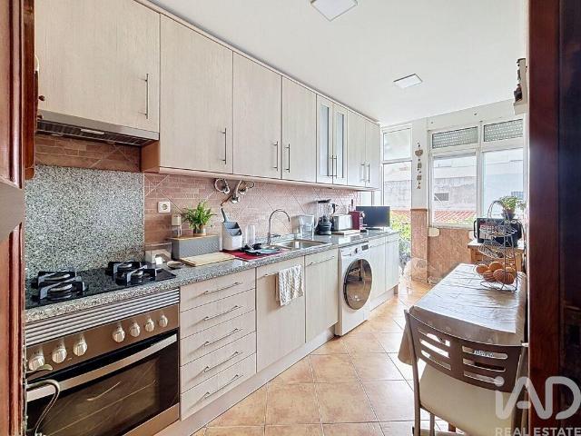 Apartamento venda em Alembrança, Almada