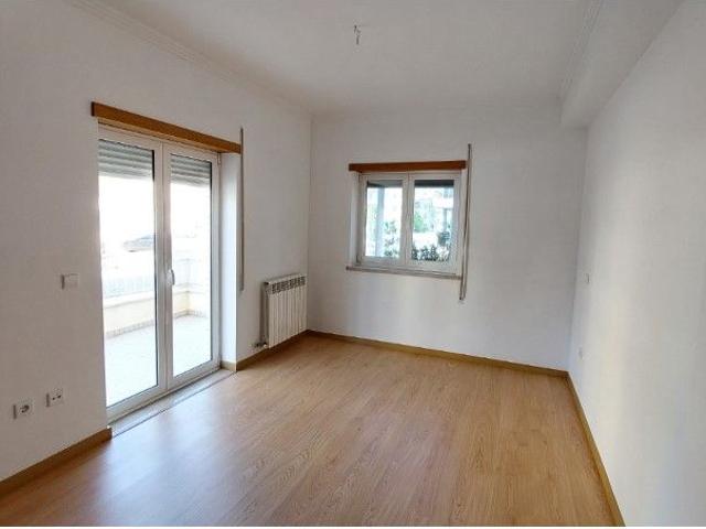 Apartamento alugar em Parceiros e Azoia, Leiria