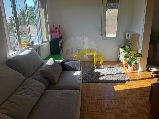 Apartamento alugar em Ponte de Frielas, Santiago Dos Velhos