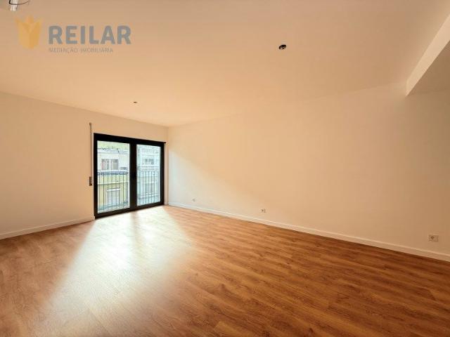 Apartamento alugar em Santiago Dos Velhos, Lisboa
