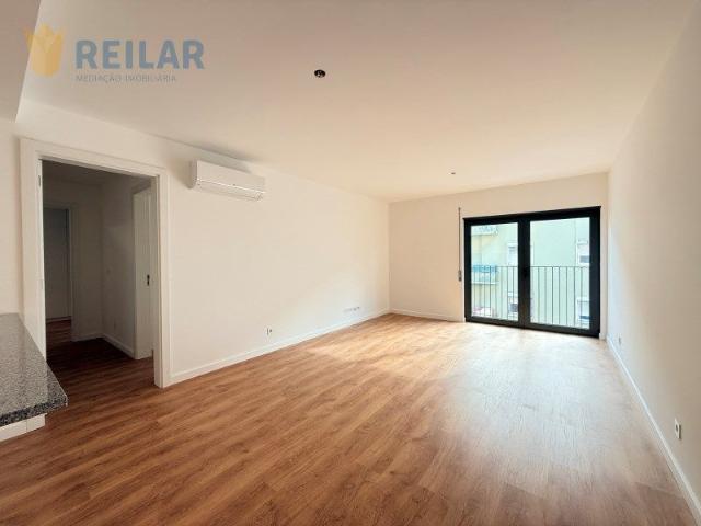 Apartamento alugar em Santiago Dos Velhos, Lisboa