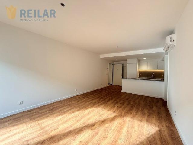 Apartamento alugar em Santiago Dos Velhos, Lisboa