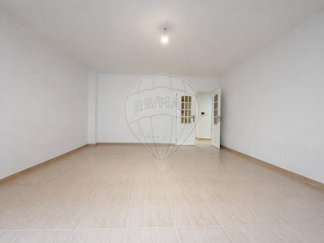 Apartamento alugar em Mem Martins, Sintra