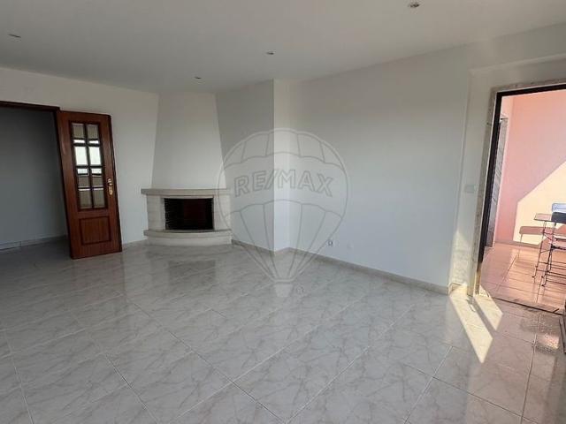 Apartamento alugar em Alto de Tercena, Sintra