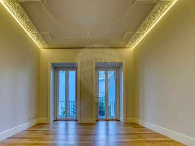 Apartamento alugar em Santo António, Lisboa