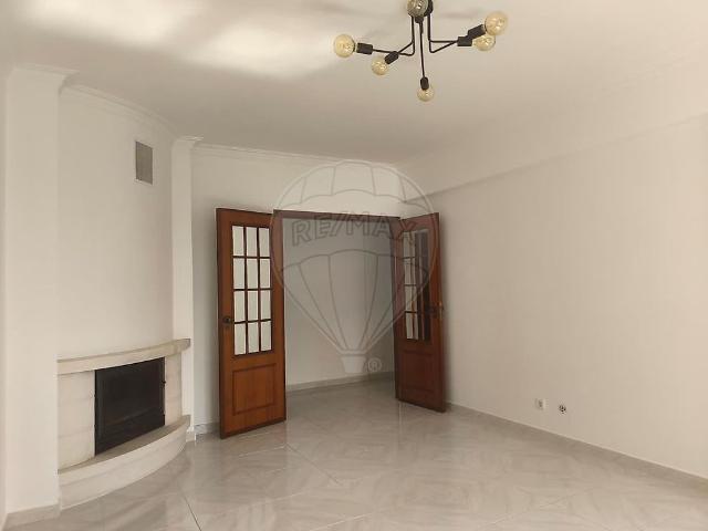 Apartamento alugar em Alto de Tercena, Sintra