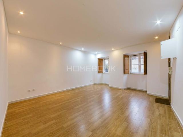 Apartamento alugar em Ponte de Frielas, Santiago Dos Velhos