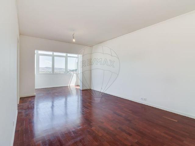 Apartamento alugar em Flamenga, Santiago Dos Velhos