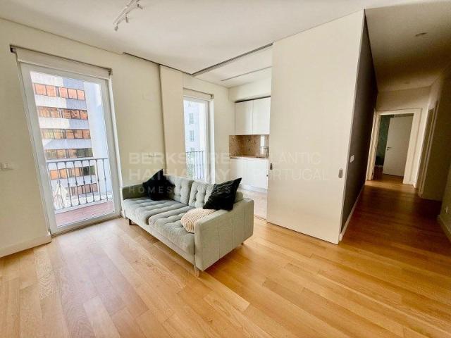 Apartamento alugar em Ponte de Frielas, Santiago Dos Velhos