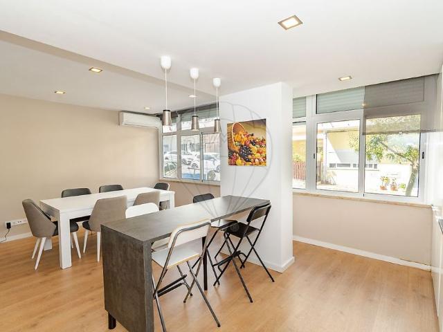 Apartamento alugar em Santiago Dos Velhos, Lisboa