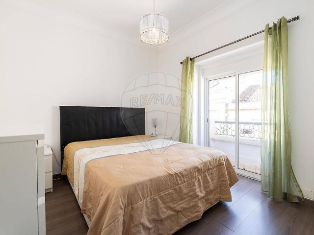 Apartamento alugar em Santiago Dos Velhos, Lisboa