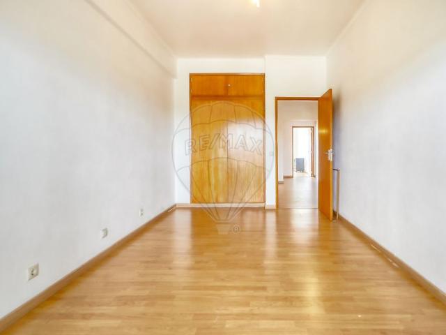 Apartamento alugar em São Francisco Xavier, Lisboa