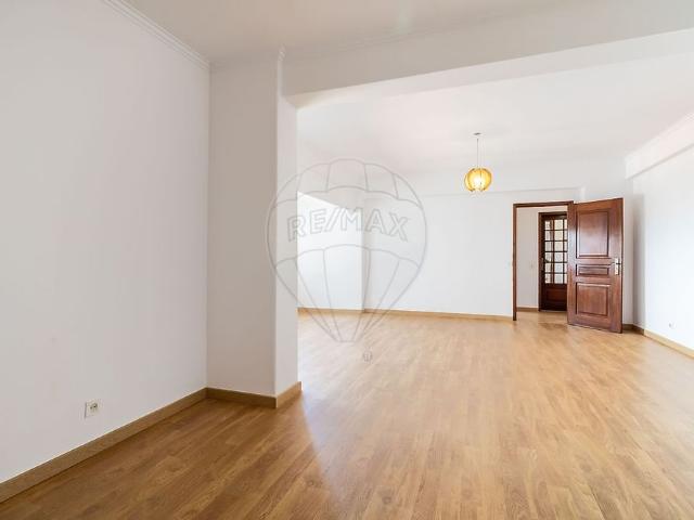 Apartamento alugar em Núcleo Urbano Histórico de Oeiras, Oeiras