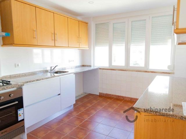 Apartamento alugar em Santiago Dos Velhos, Lisboa