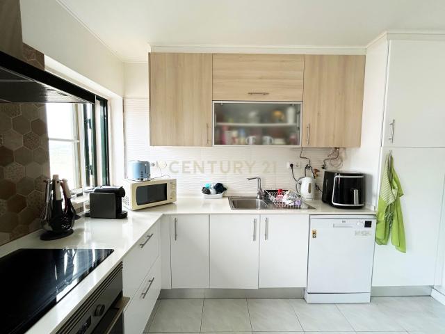 Apartamento venda em Santiago Dos Velhos, Lisboa