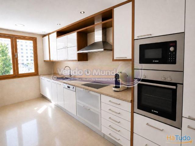 Apartamento venda em Santiago Dos Velhos, Lisboa