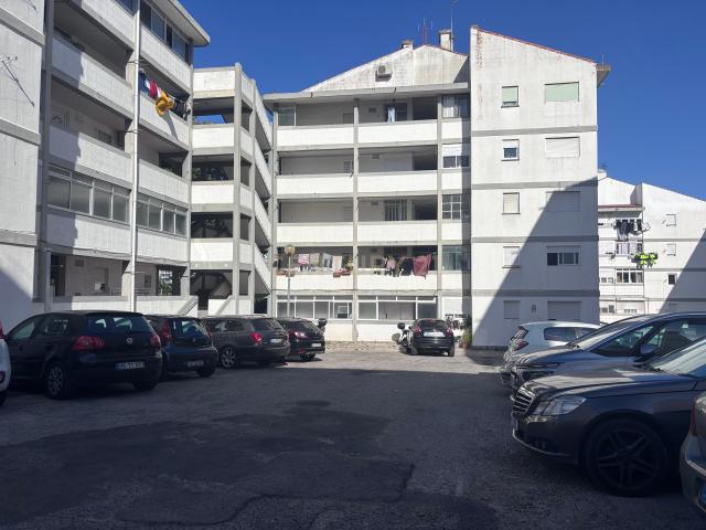 Apartamento venda em Bairro das Amendoeiras, Lisboa