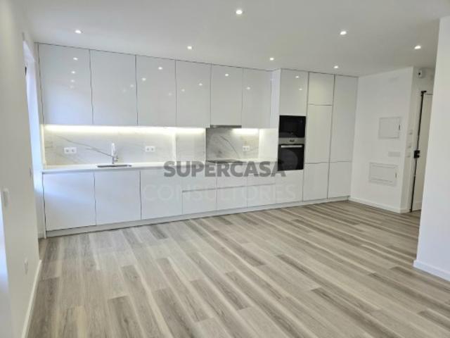 Casa venda em Pederneira, Leiria