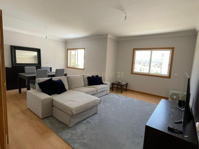 Apartamento alugar em Nova Carnaxide, Oeiras