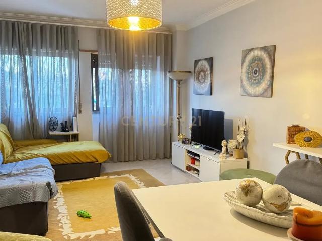 Apartamento venda em Casal do Chapim, Odivelas