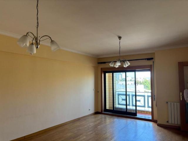 Apartamento alugar em Senhora da Penha, Porto