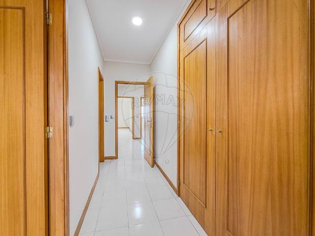 Apartamento alugar em Maia, Vila Nova Da Telha