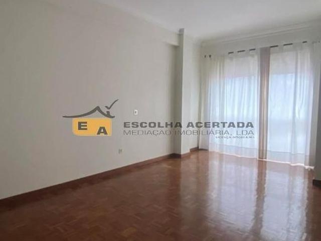Apartamento alugar em Maia, Barca