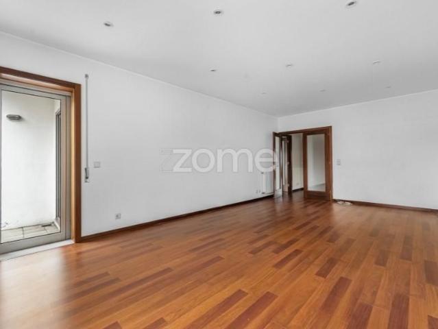 Apartamento alugar em Maia, Barca
