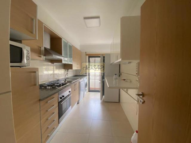 Apartamento venda em Rio de Mouro Velho, Rio de Mouro