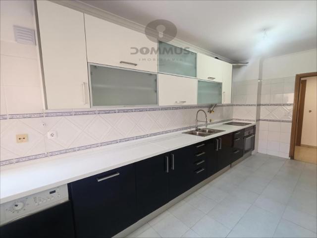 Apartamento venda em Agualva