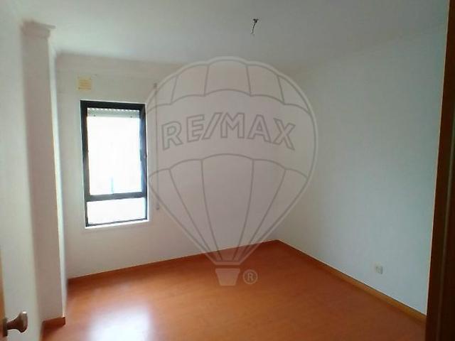 Apartamento alugar em Alembrança, Almada