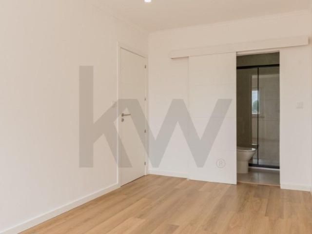 Apartamento alugar em Bairro Ferroviário, Barreiro