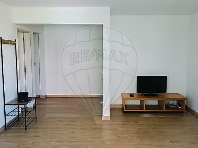 Apartamento alugar em Alembrança, Almada